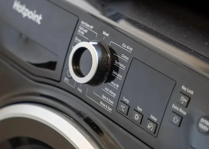 Premium Failsworth - Sleeps Up To 14! *