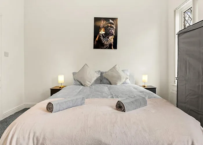 Vakantiehuis Premium Failsworth - Sleeps Up To 14! *