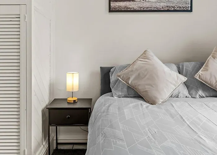 Casa de Férias Premium Failsworth - Sleeps Up To 14! Manchester