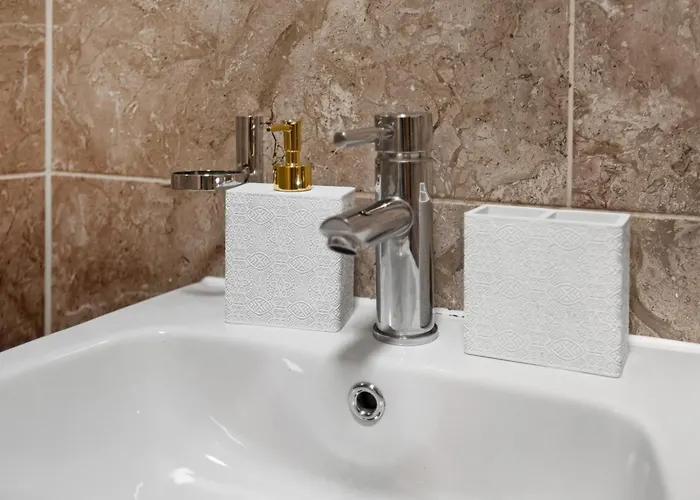 Appartement Lux 2bd, Free Parking & Wifi, Near Mcr Center And Media