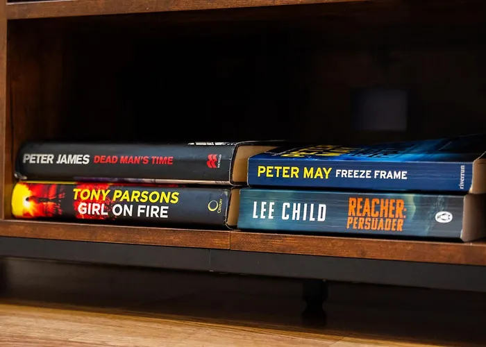 Comfortable 4 Bed - Free Parking & Fast Wifi Appartement