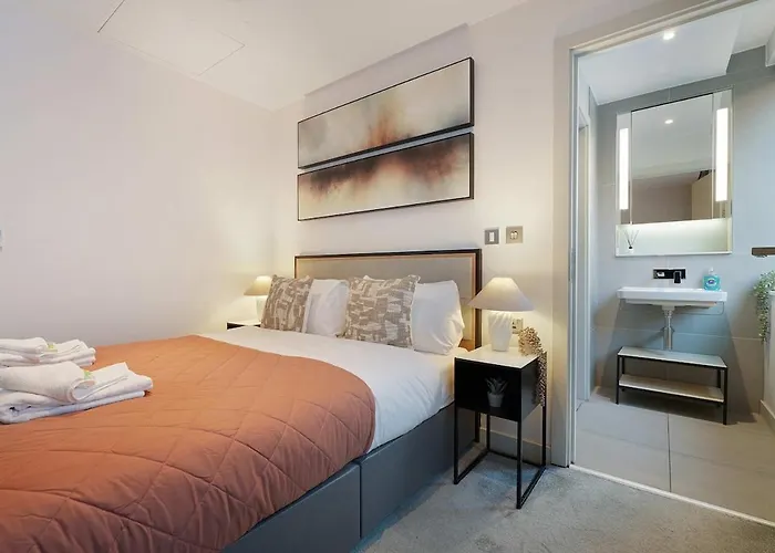 Stylish&spacious 2 Bedroom 2 Bathroom *