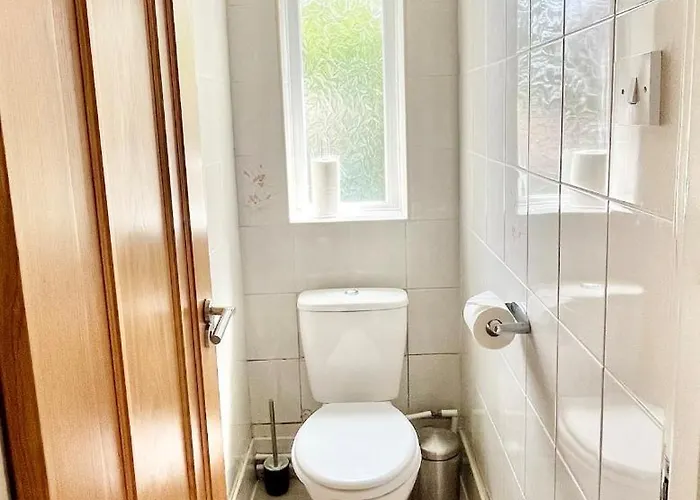 아파트 Spacious 2-bed Near Centre *