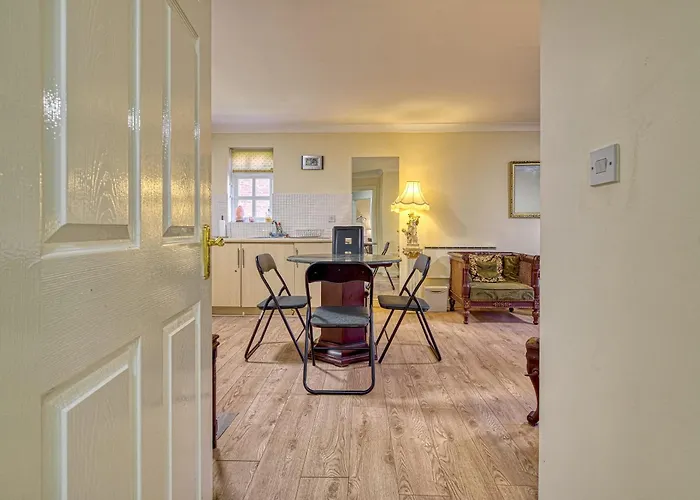 Spacious Free Parking Victoria Park - Pass The Keys *