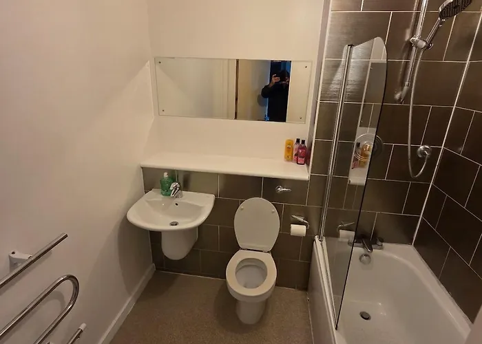 2 Bed 2 Bath Apartment,500 Meter's From Deansgate *