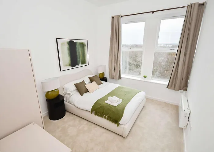 Spacious & Bright 1bed Nr Etihad Stadium Μάντσεστερ