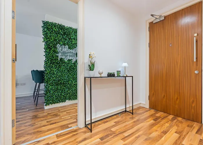 Apartman 2-bed Apt-sleeps 5-long Stays-oxford St *