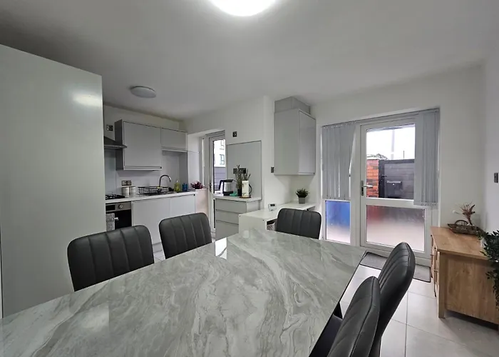 Holiday home Near Old Trafford Modern 4br House For 7 Guests