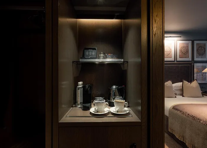 Отель Dakota 5*