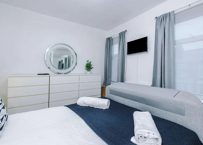 Oldtrafford - Sleeps 6 - Free Parking - Free Wifi Дом отдыха Манчестер