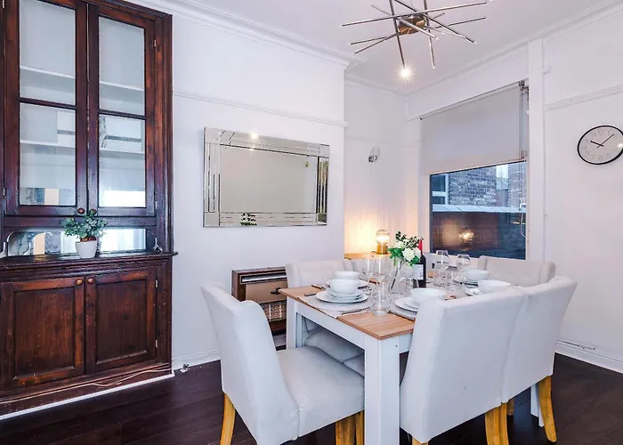 Oldtrafford - Sleeps 6 - Free Parking - Free Wifi Дом отдыха Манчестер