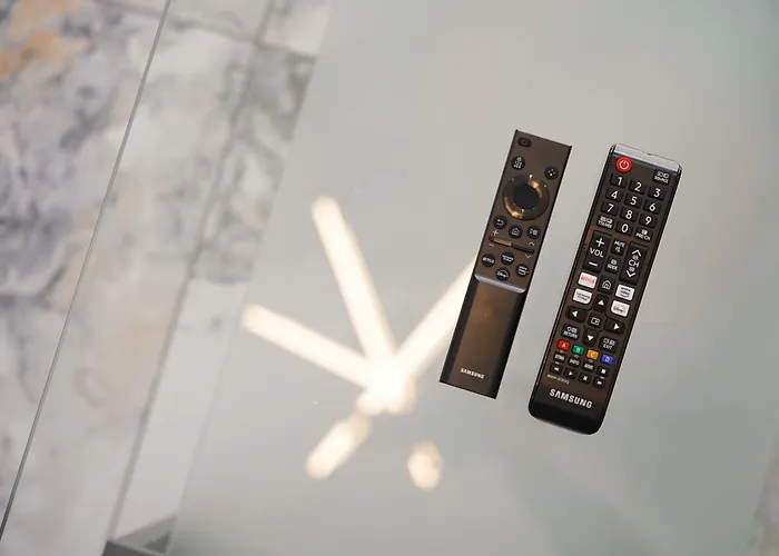 Stylish With Free Parking And Easy Access