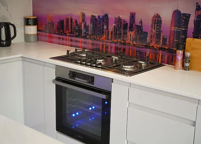 Stylish With Free Parking And Easy Access