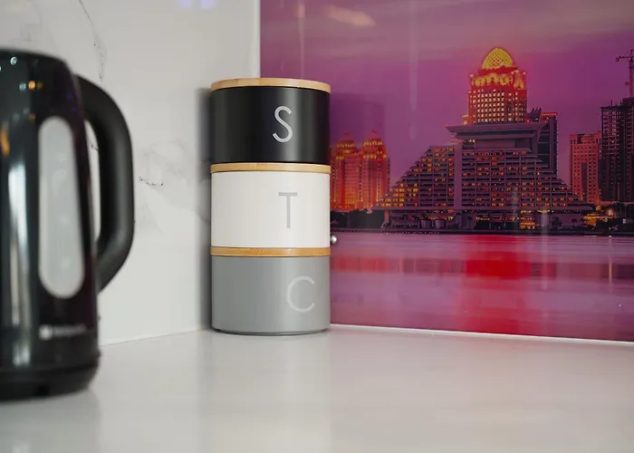 Dom wakacyjny Stylish With Free Parking And Easy Access Manchester