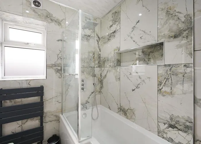 Dom wakacyjny Stylish With Free Parking And Easy Access