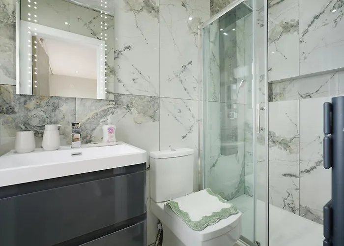 Stylish With Free Parking And Easy Access * Manchester