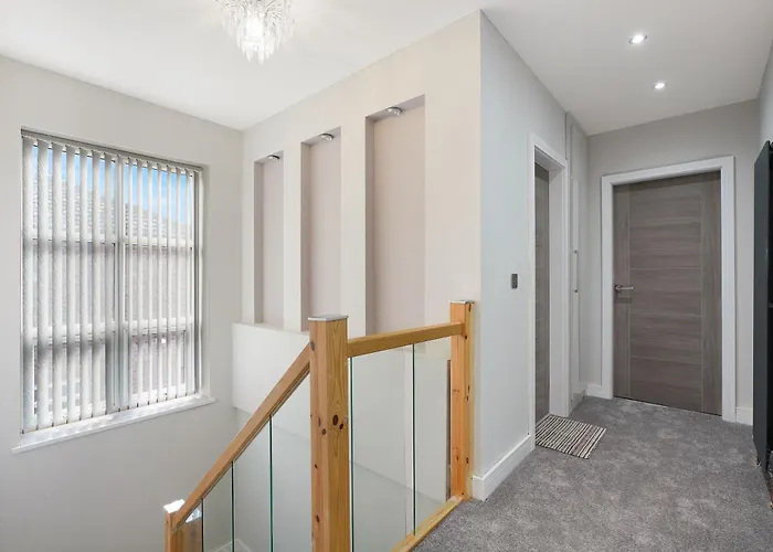 Dom wakacyjny Stylish With Free Parking And Easy Access Manchester