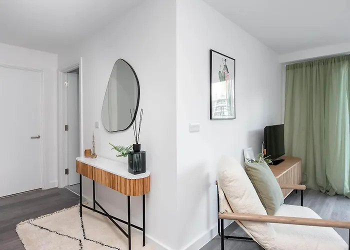 Bluebird Luxury * Manchester