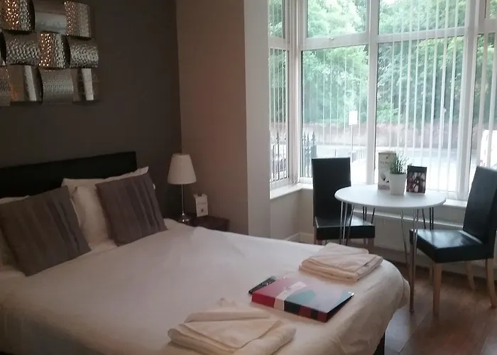 Ivy Mount Boutique 3*