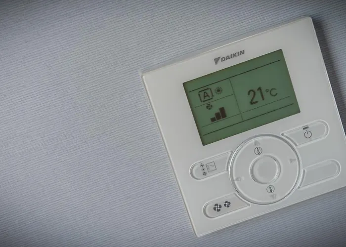 Easyhotel Отель