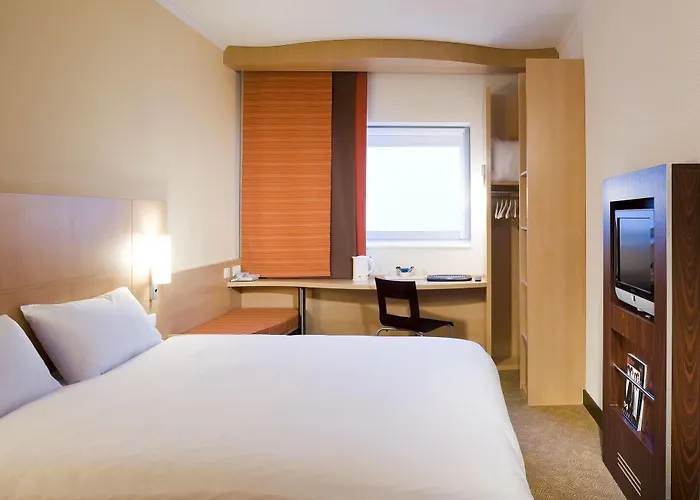 Hotel Ibis Centre Princess Street 3*