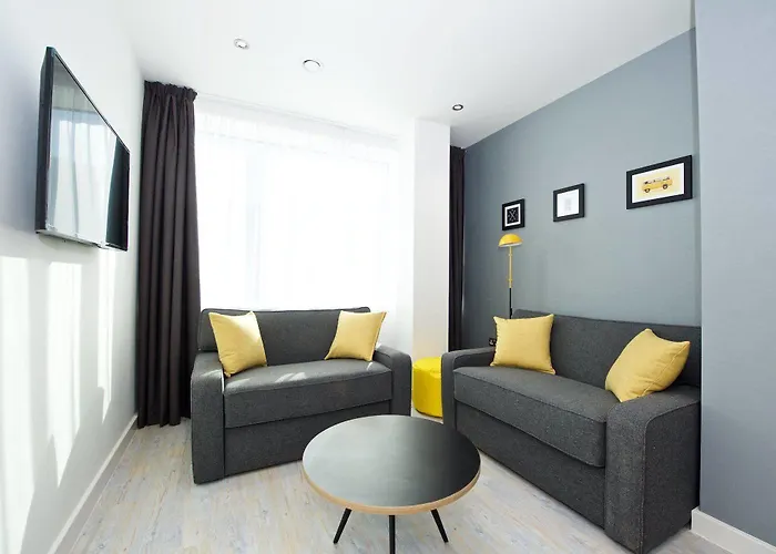 Staycity Piccadilly Hotel apartamentowy 4*