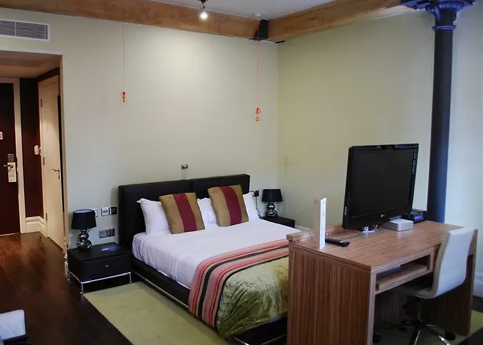 מלון דירות Roomzzz