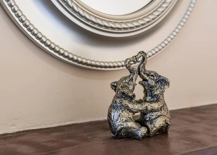 No 1 - The Old Red King Pub, Whitefield, Appartement