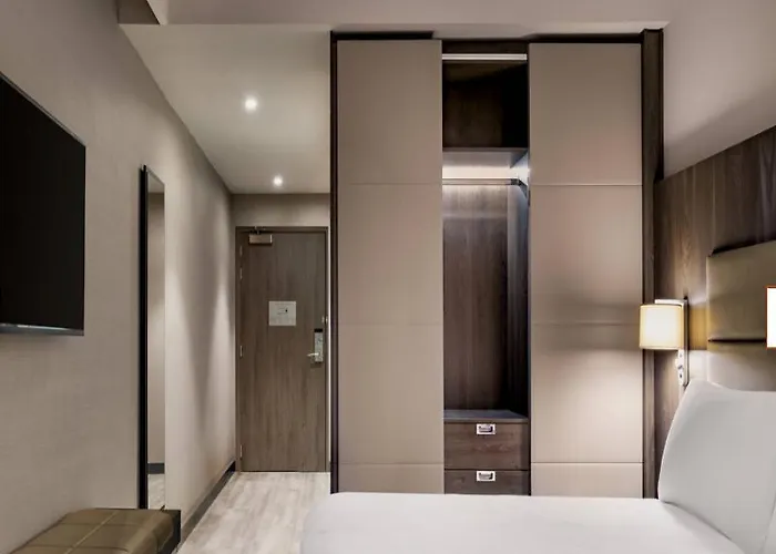 Ac By Marriott Centre 4*