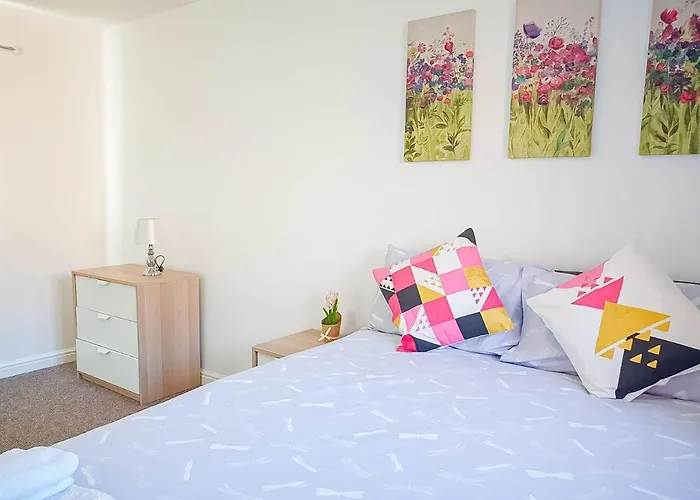 Apartamento Airport Lounge - 3 Bed - 6 Persons *