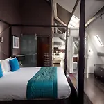 Roomzzz 4*