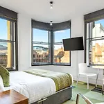 Roomzzz Aparthotel Manchester