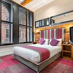 Aparthotel Roomzzz 4*