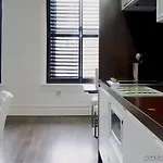 Aparthotel Roomzzz 4*
