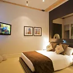 Aparthotel Roomzzz 4*