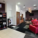 Roomzzz Aparthotel 4*
