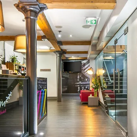 Lägenhetshotell Roomzzz