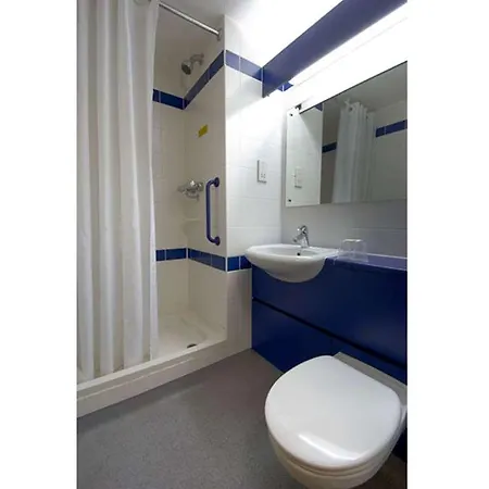 Travelodge Didsbury 2* مانشستر