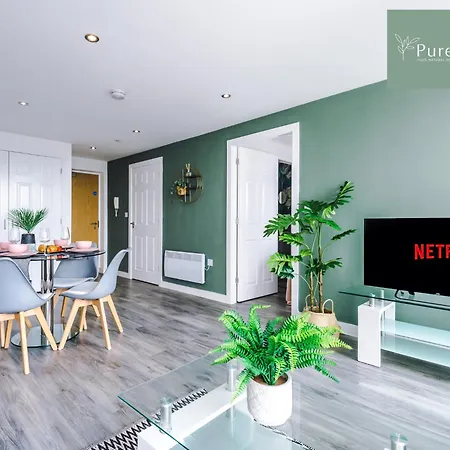 Stunning Two Bed By Purestay Short Lets & Serviced With Free Parking & Wifi Apartment Manchester