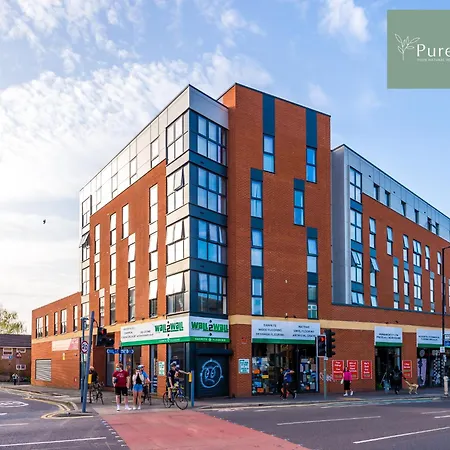 Stunning Two Bed By Purestay Short Lets & Serviced With Free Parking & Wifi