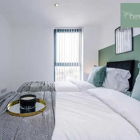 Stunning Two Bed By Purestay Short Lets & Serviced With Free Parking & Wifi Manchester