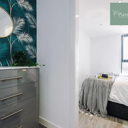 Stunning Two Bed By Purestay Short Lets & Serviced With Free Parking & Wifi Apartment Manchester