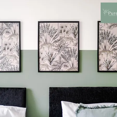 Stunning Two Bed By Purestay Short Lets & Serviced With Free Parking & Wifi Apartment *