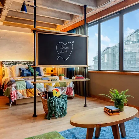 Treehouse 4*