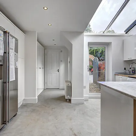 Pass The Keys Peaceful Boutique Period Didsbury Holiday home *