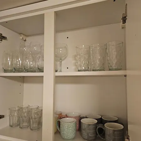 Basement Centre Apartment *