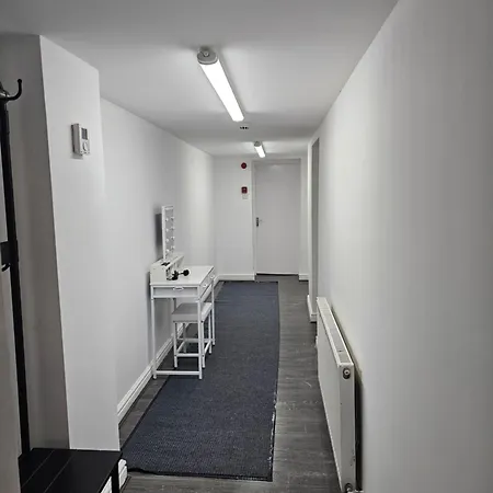 Apartment Basement Centre