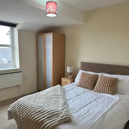 Spacious 2 Bedroom In Chorlton W Free Parking * Manchester