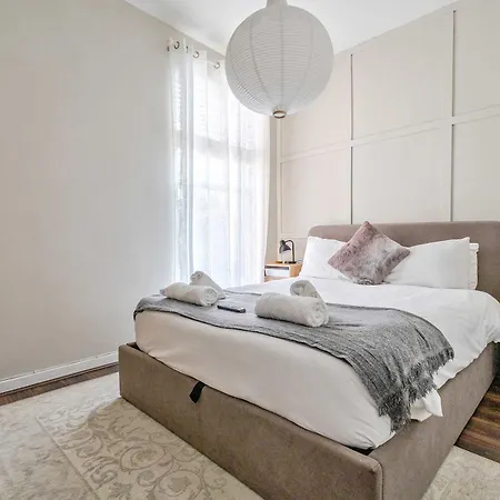 Cosy In Stunning Didsbury Manchester