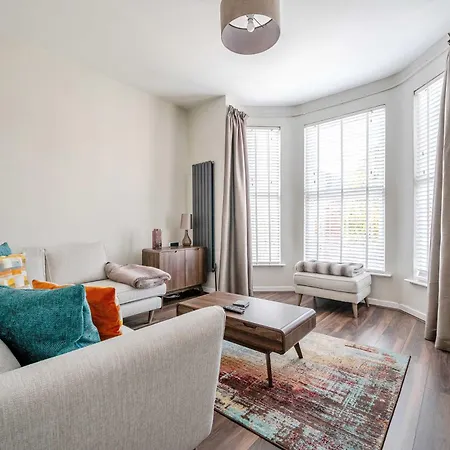 Cosy In Stunning Didsbury Apartment